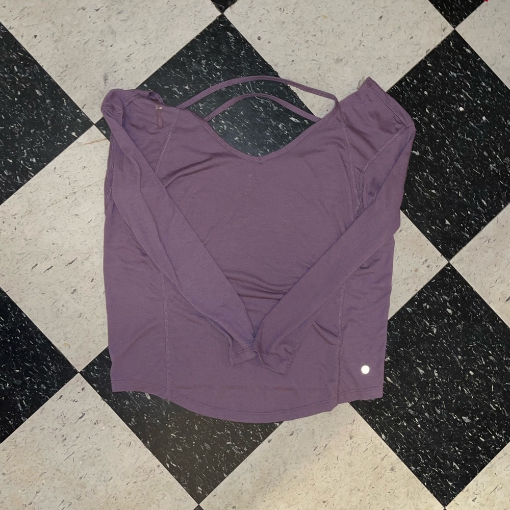 Women’s lightly worn #apana long sleeve.